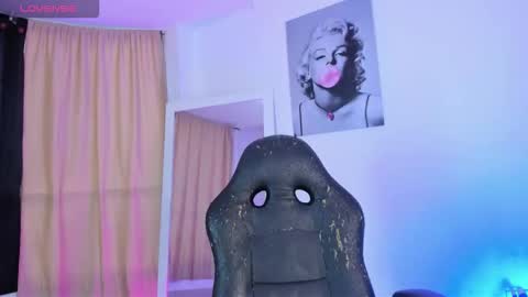 Snapshot of sabrina_lopez1 chatting on October 31, 10:33 pm sabrina_lopez1 online show from October 31, 10:33 pm