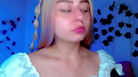 Snapshot of sabrinaexpositoxx chatting on February 8, 10:18 am SABRI online show from February 8, 10:18 am