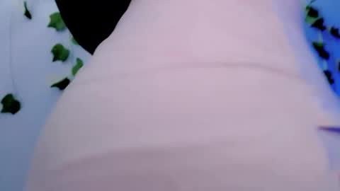 Snapshot of sabrinaexpositoxx chatting on March 9, 1:35 am SABRI online show from March 9, 1:35 am