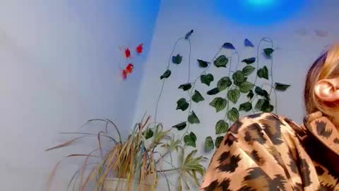 Snapshot of sabrinaexpositoxx chatting on March 25, 2:34 pm SABRI online show from March 25, 2:34 pm