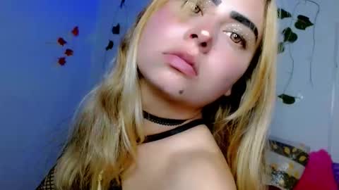 Snapshot of sabrinaexpositoxx chatting on March 26, 3:34 am SABRI online show from March 26, 3:34 am