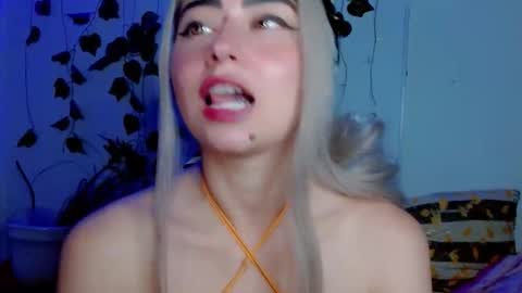 Snapshot of sabrinaexpositoxx chatting on March 31, 11:32 am SABRI online show from March 31, 11:32 am