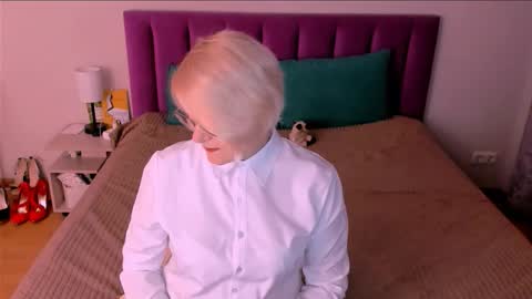 Sabrina MacMarren online show from October 27, 3:38 pm