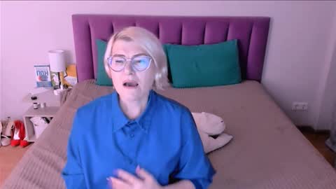 Sabrina MacMarren online show from November 14, 3:00 pm