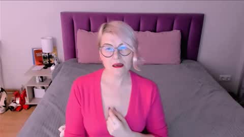 Sabrina MacMarren online show from December 3, 3:43 pm