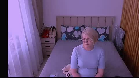 Sabrina MacMarren online show from May 11, 4:04 pm