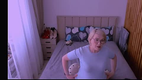 Sabrina MacMarren online show from May 13, 2:03 pm