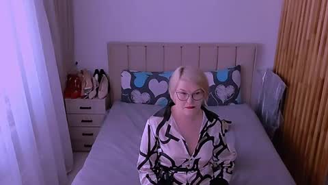 Sabrina MacMarren online show from May 19, 3:18 pm