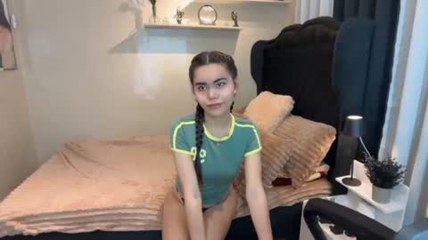 sabrinamadonna54 online show from June 23, 8:12 am