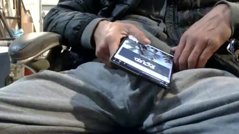 Dee online show from December 3, 9:29 am