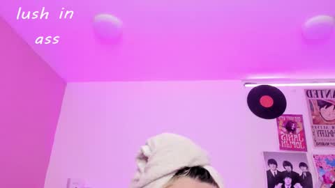 Snapshot of sachi_meow chatting on February 17, 7:20 pm Ig online show from February 17, 7:20 pm