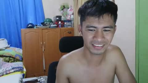 Snapshot of sachu01 chatting on April 7, 6:03 am Sachu01 online show from April 7, 6:03 am