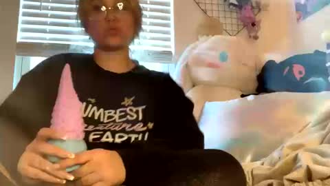 Snapshot of sadgirlsocial chatting on October 11, 9:13 pm sweet angel baby online show from October 11, 9:13 pm