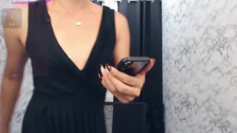 Snapshot of sadistictmistress_verra chatting on May 16, 8:00 am Verra Monroe online show from May 16, 8:00 am