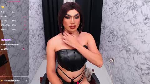 Snapshot of sadistictmistress_verra chatting on May 27, 10:40 pm Verra Monroe online show from May 27, 10:40 pm