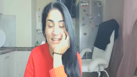 Snapshot of safari_xx chatting on November 9, 11:08 am Queen online show from November 9, 11:08 am