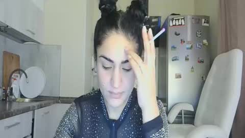Snapshot of safari_xx chatting on November 20, 9:42 am Queen online show from November 20, 9:42 am