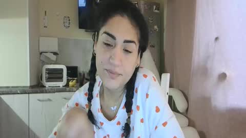 Snapshot of safari_xx chatting on November 23, 10:15 am Queen online show from November 23, 10:15 am