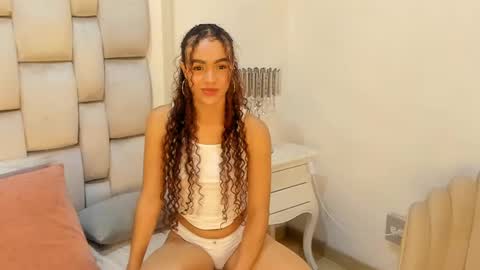 Snapshot of sagitariuuuss chatting on December 14, 3:40 am Cattleya online show from December 14, 3:40 am