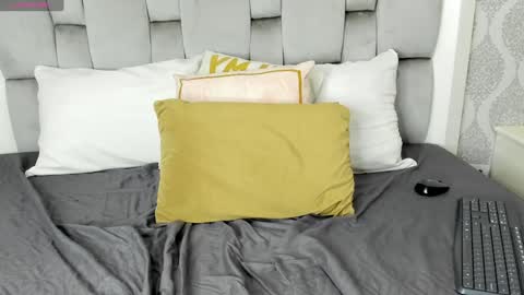 Snapshot of sagitariuuuss chatting on January 3, 3:01 pm Cattleya online show from January 3, 3:01 pm