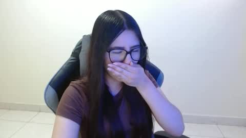 Sahaliefox  online show from November 12, 3:12 pm