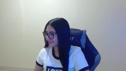 Sahaliefox  online show from December 16, 8:14 pm