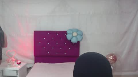 Snapshot of saharajonson chatting on October 17, 4:48 am saharajonson online show from October 17, 4:48 am