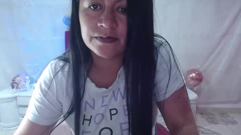 Snapshot of saharajonson chatting on October 20, 2:01 am saharajonson online show from October 20, 2:01 am
