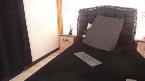 sara online show from December 22, 7:33 pm