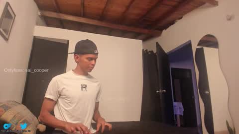 Snapshot of sai_cooper chatting on February 26, 2:43 am sai online show from February 26, 2:43 am