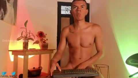 Snapshot of sai_cooper chatting on June 24, 9:58 pm sai online show from June 24, 9:58 pm