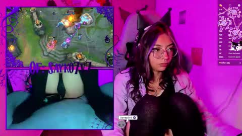 Snapshot of saiko7w7 chatting on February 17, 12:29 am OF 15 off - online show from February 17, 12:29 am