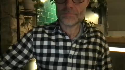 saint009 online show from April 15, 8:20 pm