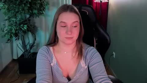 saint__vicious online show from February 20, 8:42 pm