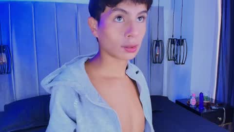 Santi online show from May 2, 1:05 pm