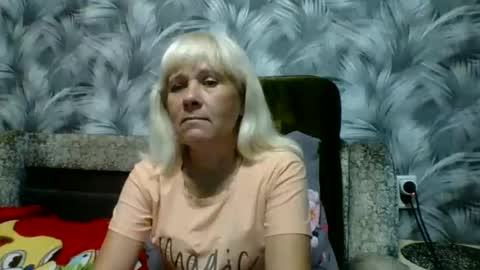 Snapshot of sakura_blonde chatting on October 10, 7:35 pm sakura_blonde online show from October 10, 7:35 pm