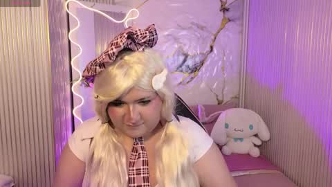 Snapshot of sakura_tay1 chatting on April 9, 6:19 am sakura online show from April 9, 6:19 am