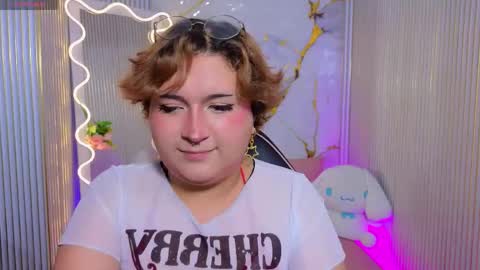 Snapshot of sakura_tay1 chatting on April 15, 4:41 am sakura online show from April 15, 4:41 am