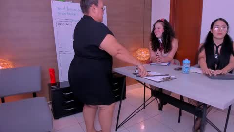 salem_rose01 online show from November 15, 2:09 am