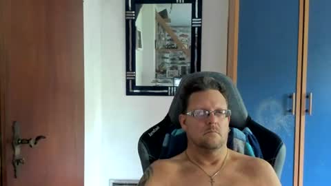 Snapshot of salichris chatting on July 18, 9:02 am salichris online show from July 18, 9:02 am