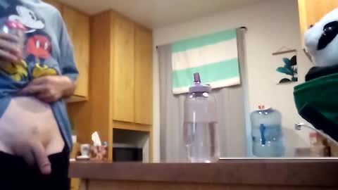 salis1981 online show from September 17, 6:31 pm