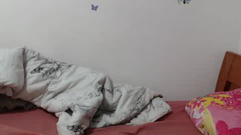 Snapshot of sallie_ chatting on July 11, 7:05 pm naomi online show from July 11, 7:05 pm