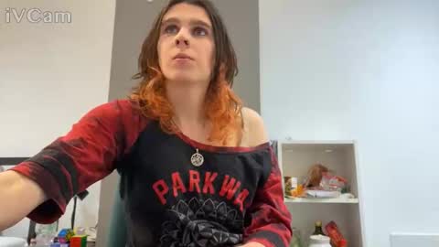 Snapshot of sally_vae chatting on March 30, 8:32 pm Sally Vae online show from March 30, 8:32 pm
