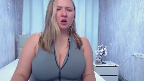 Sally online show from May 25, 7:42 pm