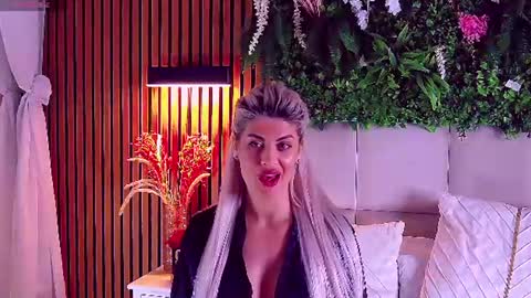 SalmaRoze online show from June 15, 5:09 am