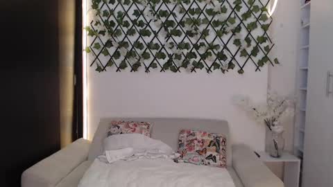 Snapshot of salome_010 chatting on September 19, 2:51 pm Salome online show from September 19, 2:51 pm