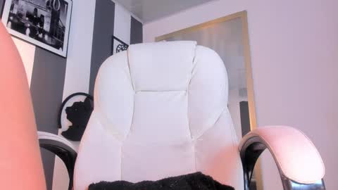 salome__evans online show from January 26, 1:15 pm