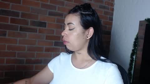 Snapshot of salome__hills chatting on December 10, 7:58 am online show from December 10, 7:58 am