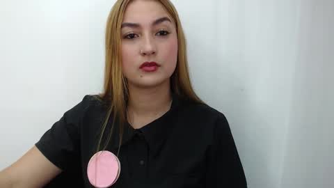 SALOME online show from November 7, 2:39 pm