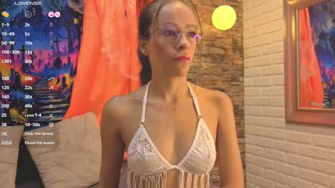 Snapshot of salome_cruxx chatting on October 5, 11:41 am salome_cruxx online show from October 5, 11:41 am
